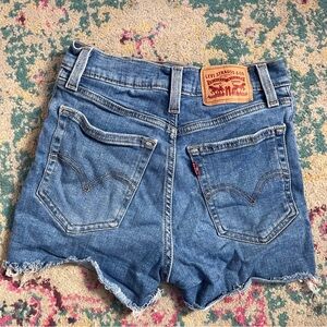 levi high rise shorts